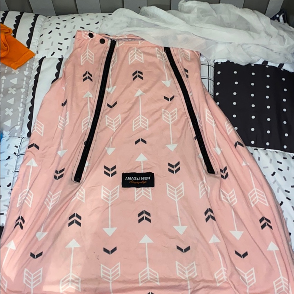Car seat cover with mesh cover